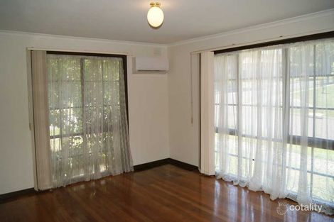 Property photo of 10 Silverton Drive Noble Park North VIC 3174