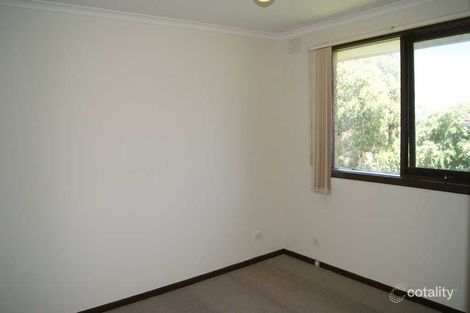 Property photo of 10 Silverton Drive Noble Park North VIC 3174