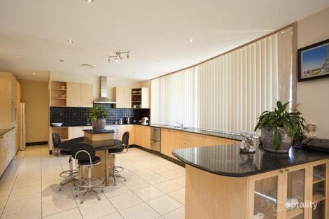 Property photo of 16 Hallen Place West Hoxton NSW 2171