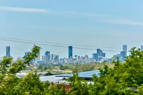 8 Farrant St, Stafford Heights, QLD 4053