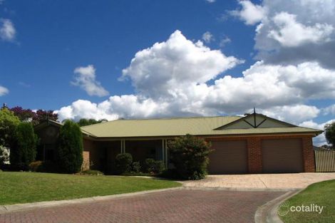 8 Patterdale Cl, Lakelands, NSW 2282