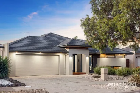 15 Morning Cl, Point Cook, VIC 3030