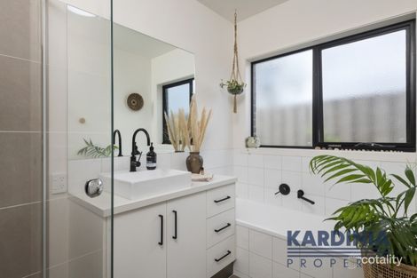 Property photo of 25B June Avenue Hamlyn Heights VIC 3215