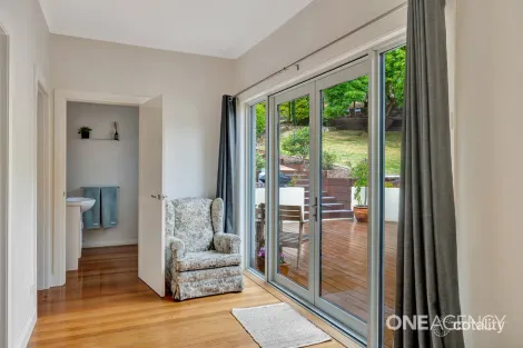 Property photo of 3 Maydena Place Parklands TAS 7320