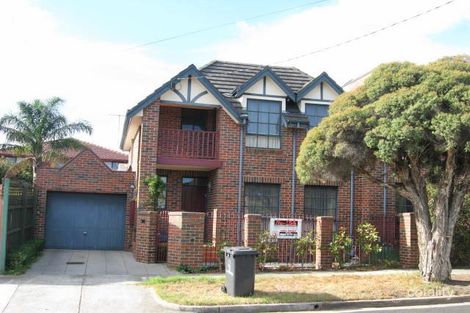Property photo of 11 Oak Crescent Caulfield North VIC 3161