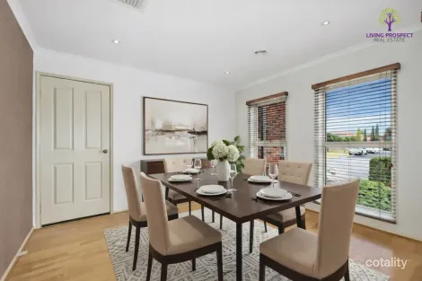 Property photo of 42 Baden Powell Drive Tarneit VIC 3029