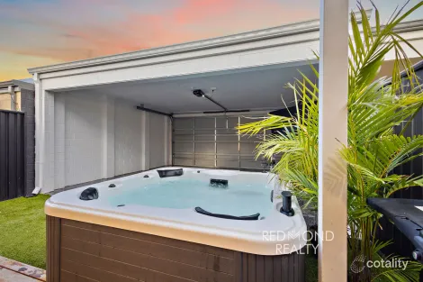 Property photo of 6 Hooded Chase Alkimos WA 6038