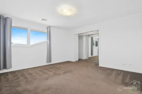 Property photo of 16 Ballantyne Crescent Franklin ACT 2913