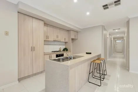 Property photo of 36 Bronson Circuit Hoppers Crossing VIC 3029