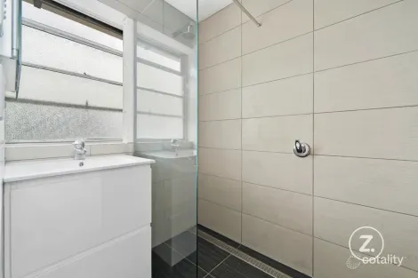 Property photo of 16 Hickory Crescent Frankston North VIC 3200