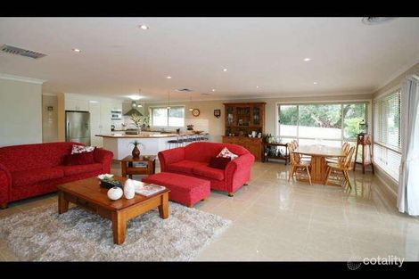 Property photo of 8 Nathan Place Kooringal NSW 2650
