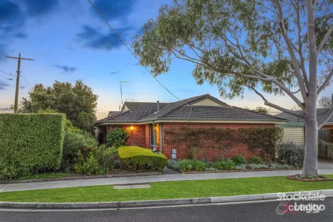 19 Willora Cres, Cranbourne West, VIC 3977