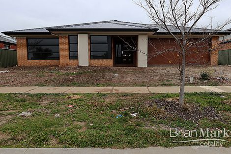 Property photo of 53 Manuka Grove Wyndham Vale VIC 3024