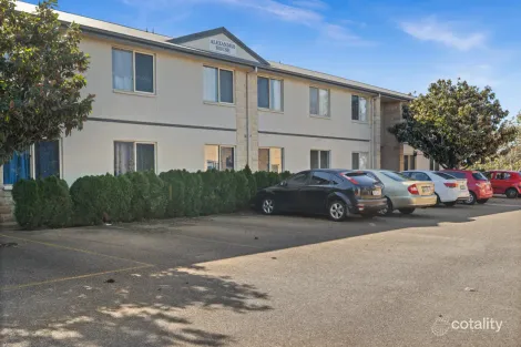 4/9 Uniplaza Ct, Kearneys Spring, QLD 4350