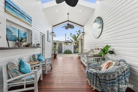 7 Ilkinia Ave, Broadbeach Waters, QLD 4218