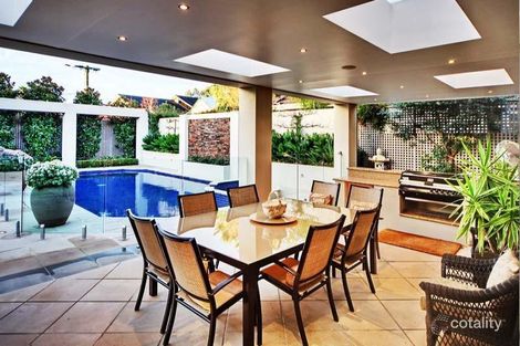 Property photo of 17 Powderham Road Caulfield North VIC 3161