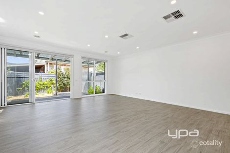 Property photo of 11 Clovelly Avenue Rosebud VIC 3939