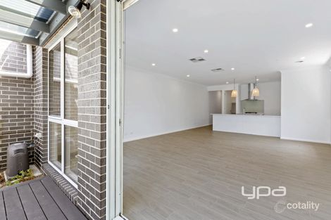 Property photo of 11 Clovelly Avenue Rosebud VIC 3939