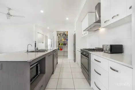 Property photo of 8 Mary Crescent Rosewood QLD 4340