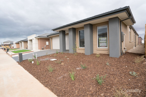 13 Highbury Rd, Werribee, VIC 3030