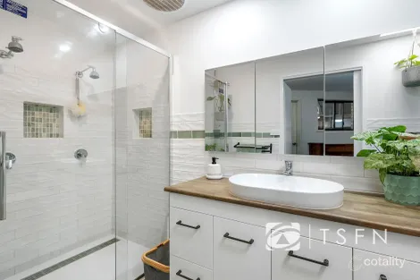 Property photo of 12 Cheriton Drive Strathdale VIC 3550