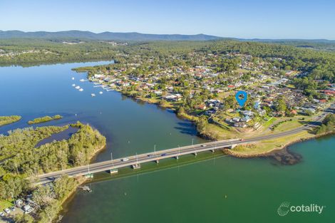 Property photo of 4 Fig Tree Lane Fennell Bay NSW 2283