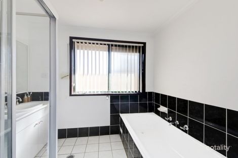 Property photo of 30 Robson Crescent St Helens Park NSW 2560