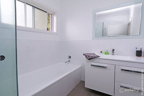 Property photo of 7 White Avenue Kooringal NSW 2650