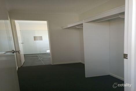 Property photo of 3 Sandra Circuit Deebing Heights QLD 4306