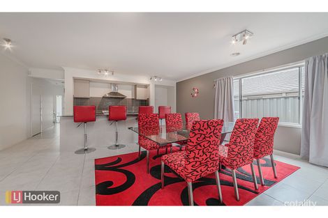 Property photo of 41 Versant Drive Craigieburn VIC 3064