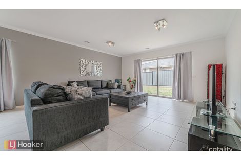 Property photo of 41 Versant Drive Craigieburn VIC 3064