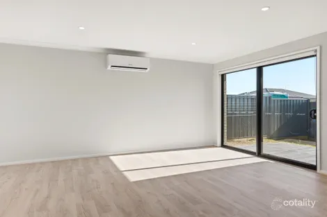 Property photo of 29 Tuff Street Werribee VIC 3030