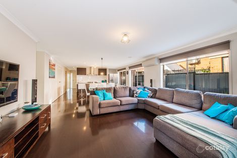 Property photo of 8 Sassafras Place Cranbourne North VIC 3977