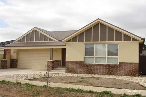 16 Georgia Cres, Werribee, VIC 3030