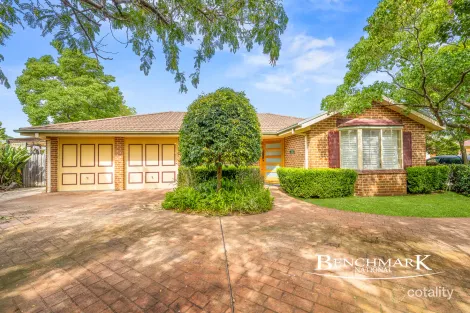 10 Haughton Ct, Wattle Grove, NSW 2173