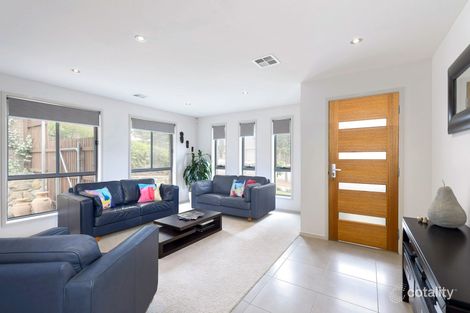 Property photo of 21 Bott Crescent Casey ACT 2913