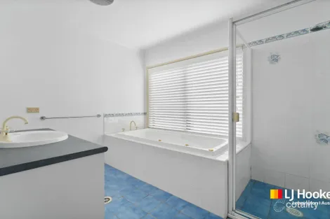 Property photo of 16 Gatto Place West Hoxton NSW 2171