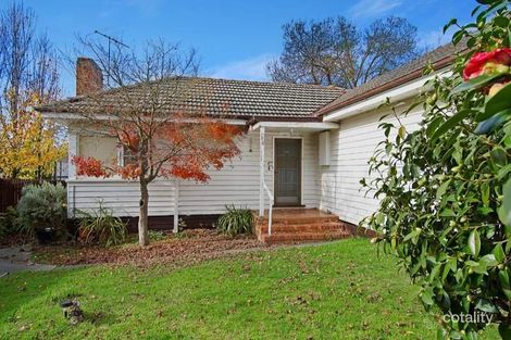 Property photo of 33 Devon Drive Blackburn North VIC 3130