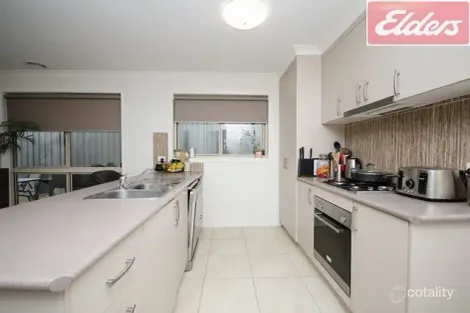 Property photo of 44 Silky Oak Avenue Wodonga VIC 3690