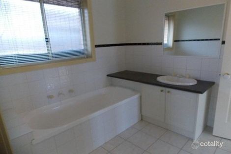 Property photo of 1/4 Greenoch Court Keilor Downs VIC 3038