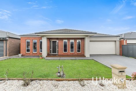 Property photo of 8 Bankton Avenue Cranbourne East VIC 3977