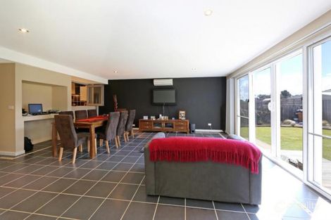 Property photo of 149 James Cook Drive Endeavour Hills VIC 3802