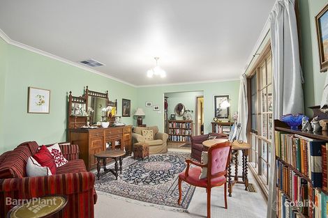 Property photo of 20 Avebury Drive Berwick VIC 3806