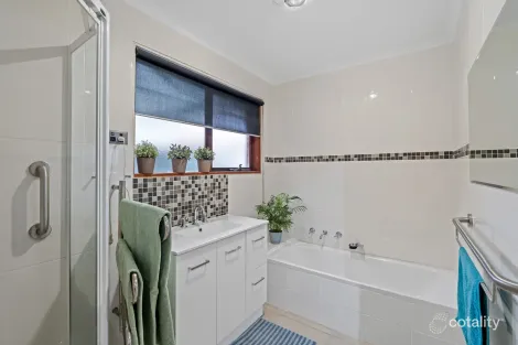 Property photo of 1/32 Everard Avenue Keswick SA 5035