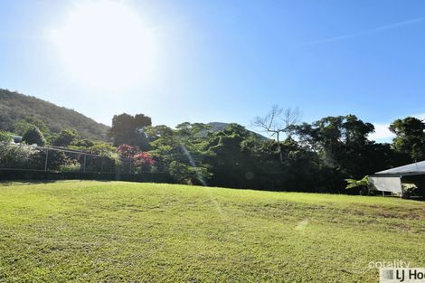 33 Pease St, Tully, QLD 4854