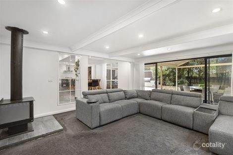 Property photo of 3 Burridge Close Mill Park VIC 3082