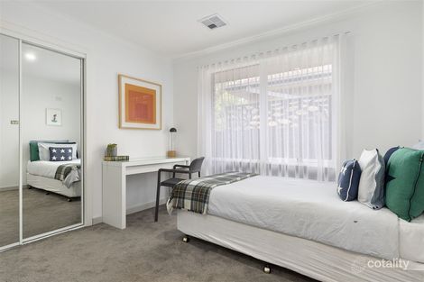 Property photo of 3 Burridge Close Mill Park VIC 3082