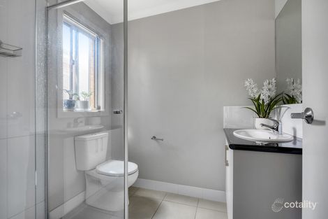 Property photo of 12 Colombera Circuit Wodonga VIC 3690