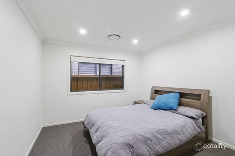Property photo of 19 Dowie Drive Claymore NSW 2559