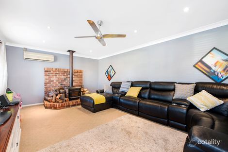 Property photo of 25 Kembla Crescent Ruse NSW 2560